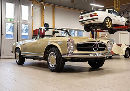 Mercedes-Benz SL 280 Pagoda