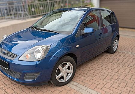 Ford Fiesta 1,3 Style EFH CD FZV Servo Klima