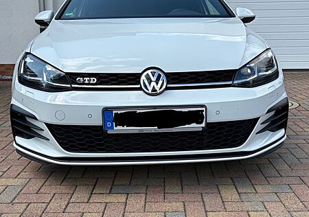 VW Golf Volkswagen 2.0 TDI GTD. 8Fach bereift. AHK.
