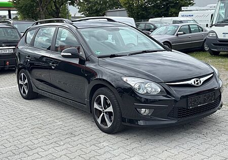 Hyundai i30 CW 1.6 CRDi Style *Teilleder*AHK*8-Fach Alu*
