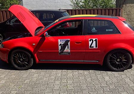 Audi S3 1.8T quattro -