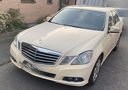 Mercedes-Benz E 200 CDI BlueEFFICIENCY ELEGANCE ELEGANCE