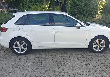 Audi A3 1.2 TFSI Sportback / TÜV 01/27 / MMI Navi