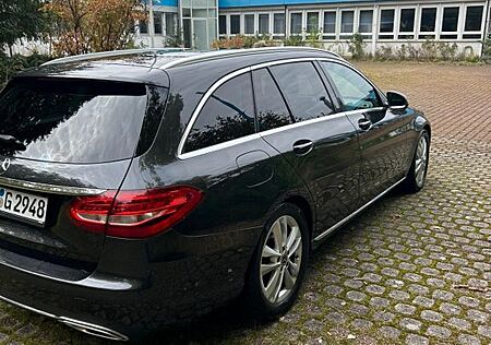 Mercedes-Benz C 300 4MATIC T Autom. -
