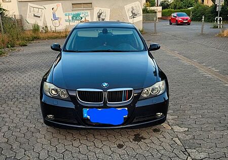 BMW 318i -