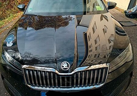 Skoda Superb 2.0 TDI SCR DSG ACTIVE Combi ACTIVE