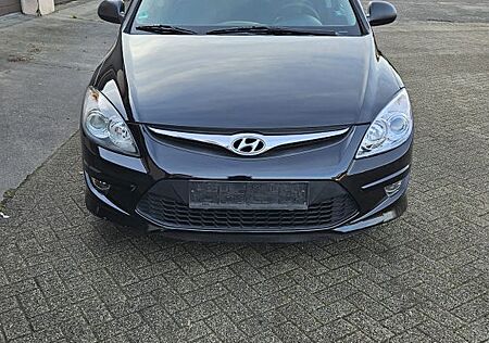 Hyundai i30 1.6 CRDi 66 kW FIFA WM Edition FIFA WM E...