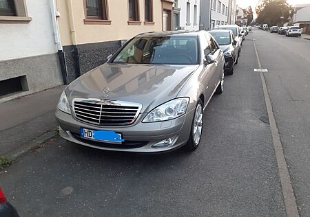 Mercedes-Benz S 350 - Automatik, nur 93.200 km, Cubanitsilber