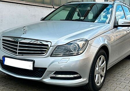 Mercedes-Benz C 200 T BlueEFFICIENCY ELEGANCE*NAVI*PDC*XENON