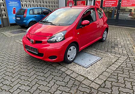 Toyota Aygo (X) Aygo (X) 1,0 - 1. Hand * TÜV neu