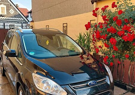 Ford Grand C-Max 2,0TDCi 103kW PowerShift Titaniu...