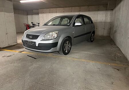 Kia Rio gebraucht kaufen Kia Rio 1.4 TÜV 03/2027