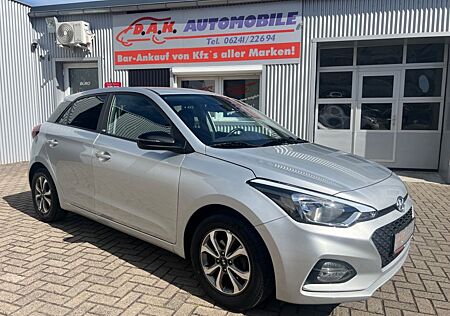 Hyundai i20 YES! 2.Hand+59TKM+R.Kamera+Bhz.Lenk+CarPlay