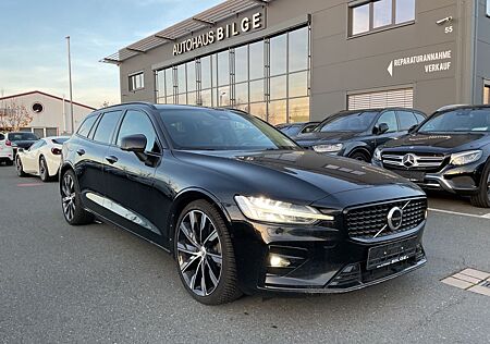 Volvo V60 Kombi Ultimate Dark Leder*Kamera*Pano*HUD*