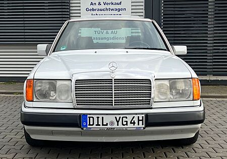 Mercedes-Benz E 200 Lim Schiebedach H-Zulassung Gelegenheit !!
