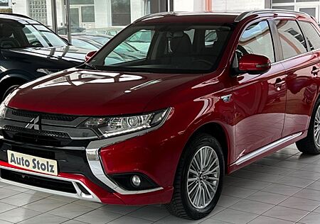 Mitsubishi Outlander PHEV BASIS SPIRIT 4WD LEDER NAVI 1HAND