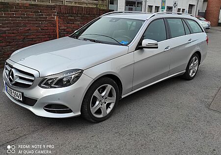 Mercedes-Benz E 220 BlueTEC 4MATIC T AVANTGARDE Autom. AVA...