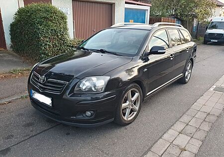 Toyota Avensis Combi Executive 2,2-l-D-CAT Executive