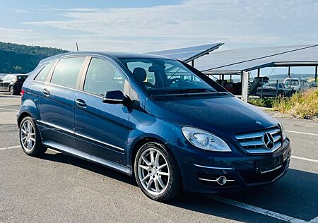 Mercedes-Benz B 200 CDI Automatik /SPORTPAKET/1HAND/PDC/NAVI
