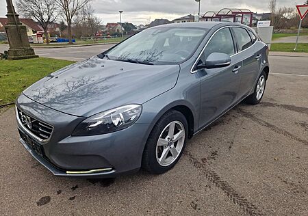 Volvo V40 2.0 D4 Momentum*Navi*PDC*Shzg*TÜV/AU NEU*