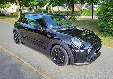 Mini Cooper SE mit Batteriezertifikat