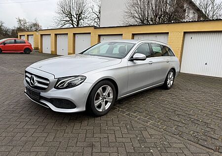 Mercedes-Benz E 220 E T-Modell d
