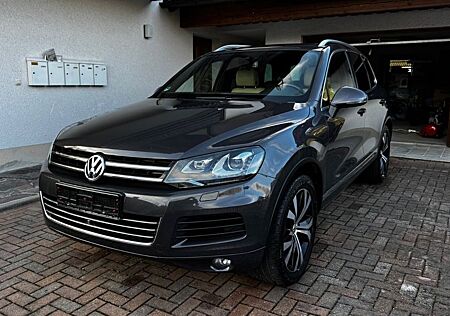 VW Touareg Volkswagen 3.0 V6*TÜV*EUR5**NAV*ESV*SHZ