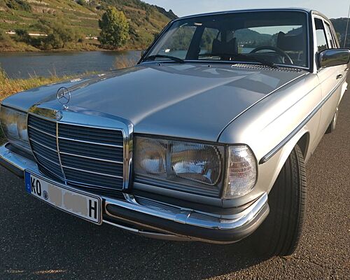 Mercedes-Benz 280E  W123