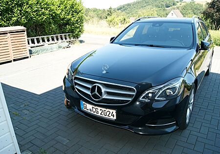 Mercedes-Benz E 250 BlueTEC 4MATIC T AVANTGARDE Autom. AVA...