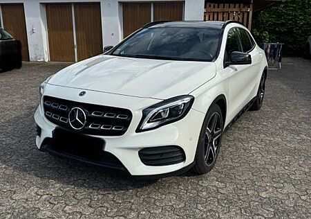 Mercedes-Benz GLA 220 d 4MATIC AMG Line 1.Hand AHK Scheckheft