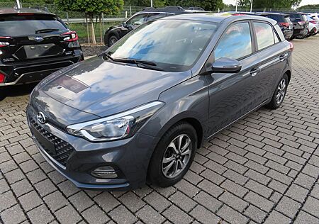 Hyundai i20 blue Trend