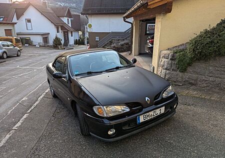 Renault Megane Schwarzes Cabrio 1998