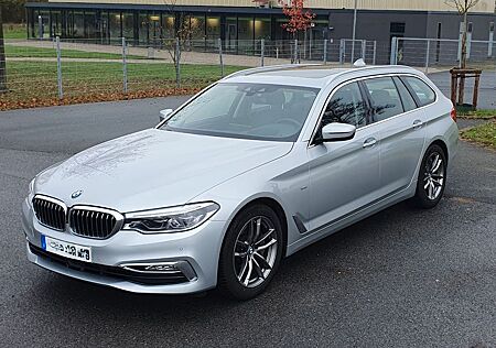 BMW 530i Touring Luxury Line - Leder/Panorama/AHK