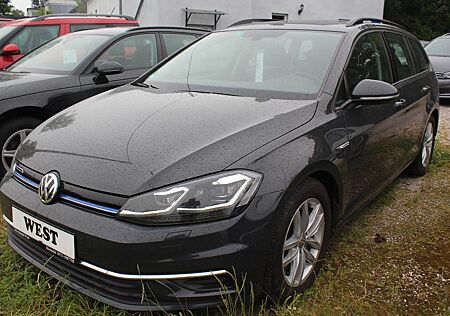 VW Golf Volkswagen 1.5 TSI ACT DSG NAVI LED PANORAMADACH