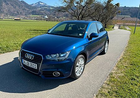 Audi A1 1.6 TDI Attraction Sportback 8-Fach