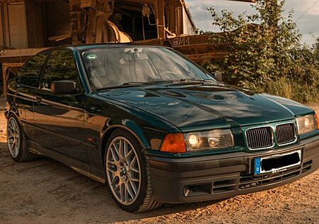 BMW M3 Compact V8 Sleeper Wolf im Schafspelz