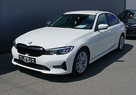 BMW 318dA *Navi*PDC*Sitzh*Multi*AHK*DAB*Driving