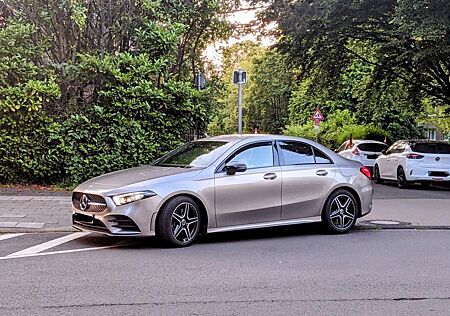 Mercedes-Benz A 220 Limousine 4MATIC AMG Multibeam Ambiente