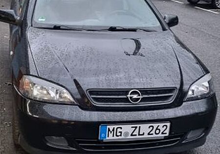 Opel Astra Coupé 2.2 16V -