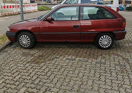 Opel Astra 1.6 -