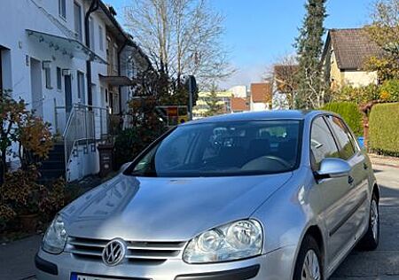VW Golf Volkswagen V 5 1.4L Benzin *Top gepflegt*