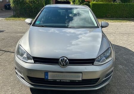 VW Golf Volkswagen 1.2 TSI BlueMotion