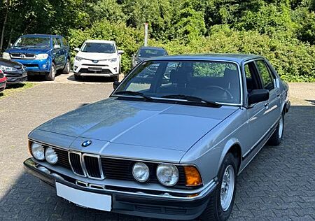 BMW 728