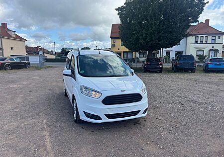 Ford Tourneo Courier Titanium