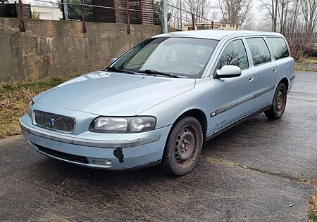 Volvo V70 2.4