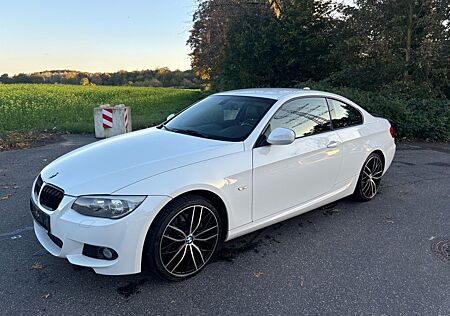 BMW 325i xDrive Coupé M Sport Edition M Sport Ed...
