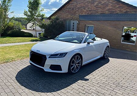 Audi TT Roadster 2.0 TFSI S tronic quattro -