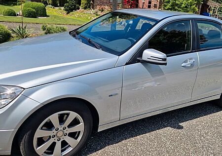 Mercedes-Benz C 180 CGI BlueEFFICIENCY Autom. -