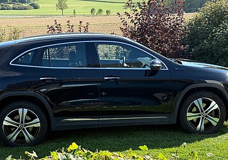 Mercedes-Benz EQA 250 - Sonderausstattung -Garantie 2029-TÜV!