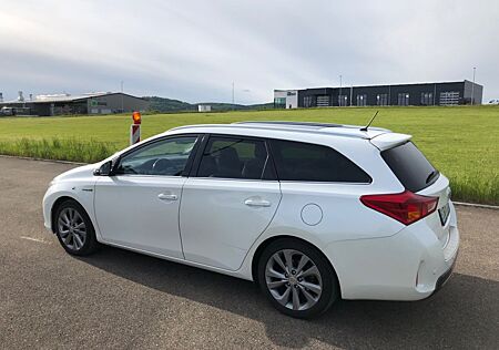 Toyota Auris Hybrid 1.8 Touring Sport Vollausstattung